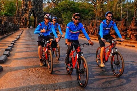 Heldags guidet cykeltur i Angkor Wat og Siem Reap