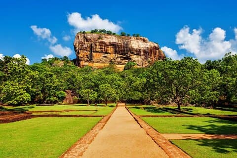 Excursão privada de dia inteiro a Sigiriya e Dambulla