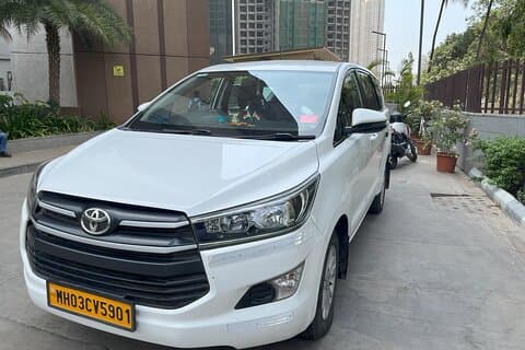 Transfert privé Aéroport de Bombay par Innova Crysta