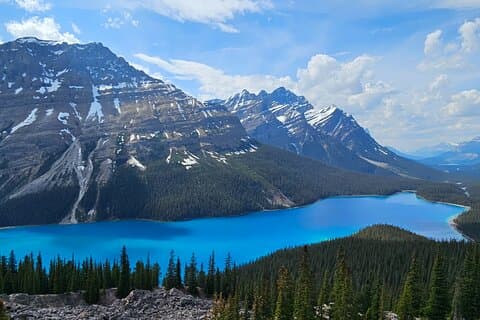 Lakes, Mountains & Glaciers - Front seat to natural beauty