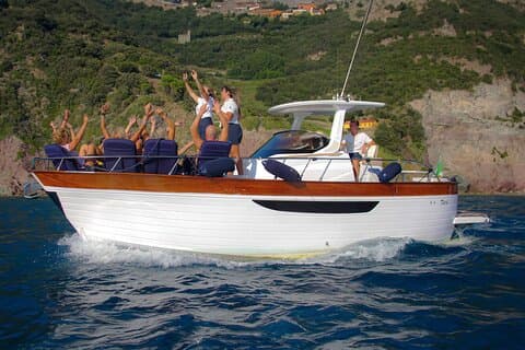 Cinque Terre SHARED boat tour, Amazing Experience