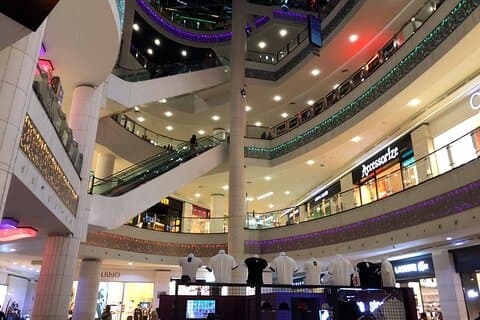 Tour privato di shopping di un'intera giornata a Baku