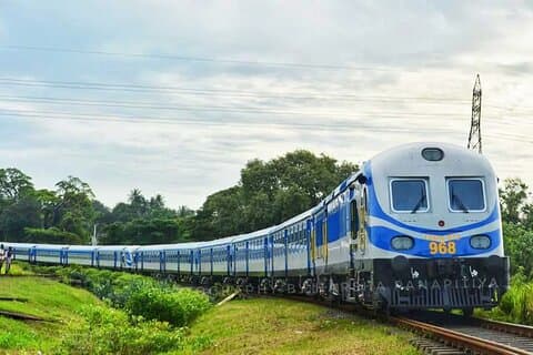 Asientos reservados para el tren de Colombo a Polonnaruwa