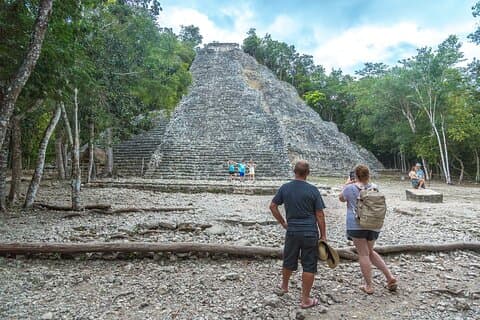 Halve dagtour naar Coba-ruïnes met Cenote en Maya-dorp