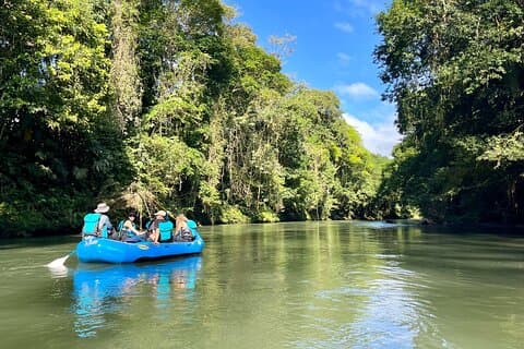 Galleggiante safari sul fiume Peñas Blancas