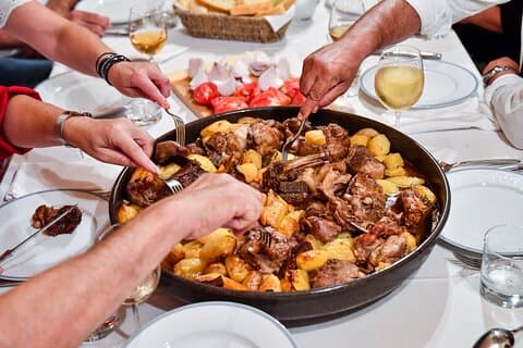 Halvdag Gastro Tour med vinprovning i Cilipi
