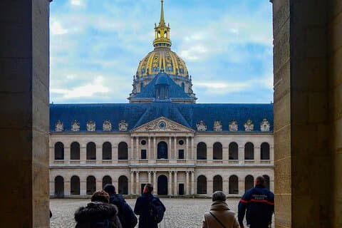 Tour per piccoli gruppi dell'eredità di Parigi di Napoleone con Les Invalides