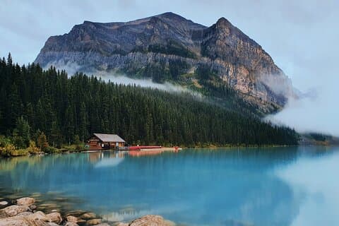 Moraine Lake and Lake Louise Sightseeing Half Day Tour