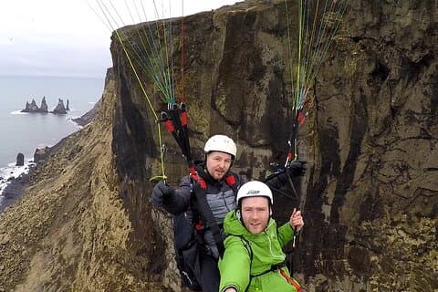 Dagtour paragliden en watervallen aan de zuidkust vanuit Reykjavík