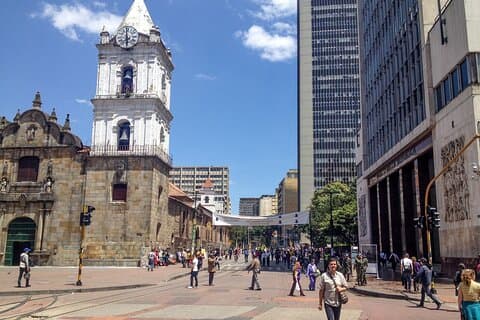 Passeio a pé pelo bairro La Candelaria
