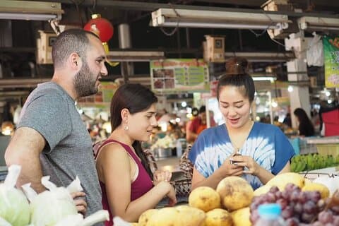 Cours du matin de cuisine thaïlandaise à Baan Farm (végétarien applicable)