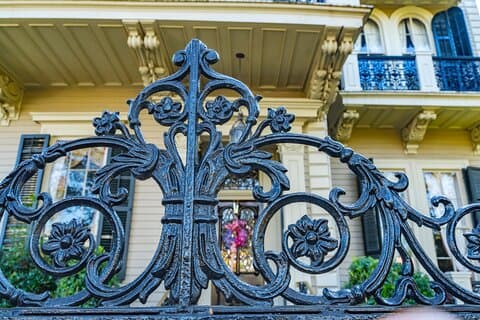 Selvguidet vandretur i New Orleans 'historiske hagedistrikt