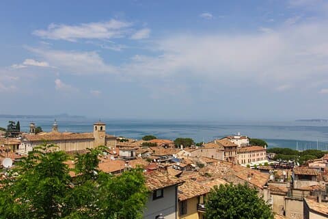 Audioguide per scoprire il Lago di Garda e la città di Brescia