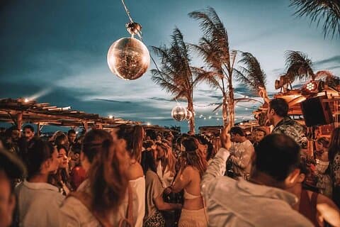 Vie nocturne VIP et réservations de jour au départ de Mykonos