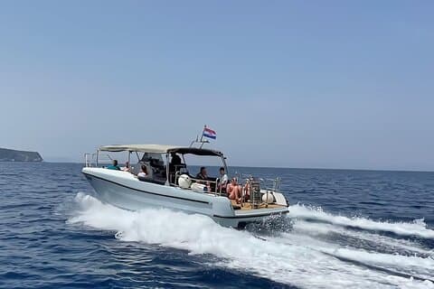 Excursão privada de dia inteiro em lancha em Hvar