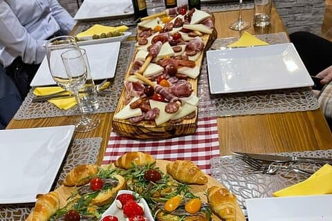 Fra Zadar-værtsfrokost med bedste oliekender, der skal gøres