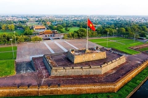 Deluxe-Tour zum Hai Van Pass und zu den Sehenswürdigkeiten der Stadt Hue ab Hoian/Danang