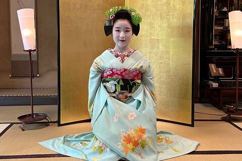 Kyoto: Maiko Happy Hour & Tea Ceremony at a Lifestyle Museum