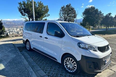 VAN Private Transfers vom Flughafen Podgorica und der Stadt nach Budva