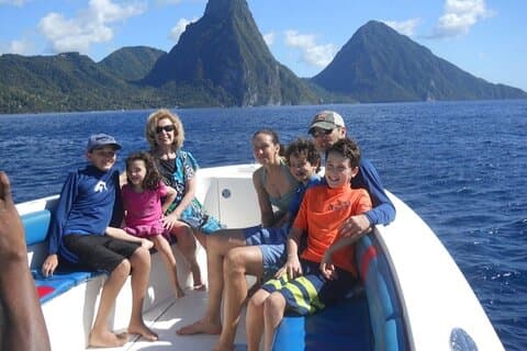 Visite privée de Sainte-Lucie en bateau : Snorkeling & Pitons Sightseeing