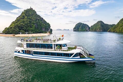Crociera di lusso Hercules Tour in barca di 6 ore dal porto di Halong