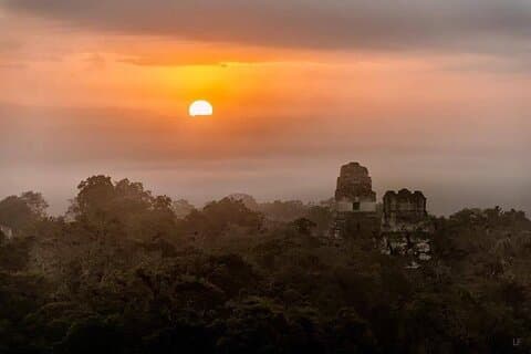 Tikal Sunrise Private Tour from Flores – All Inclusive