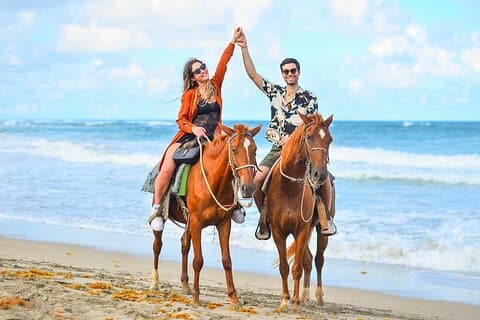 Ridning langs Macao Beach med transport