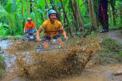 All-Inclusive-Geländewagen auf Bali mit Reisterrassen, Schaukel und Wasserfall