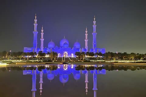 Abu Dhabi City Sightseeing Tour with Sheikh Zayed Grand Mosque