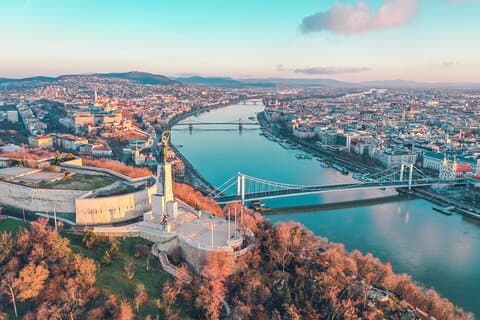 Budapest til Wien - Privat overføring med 4 timers sightseeing