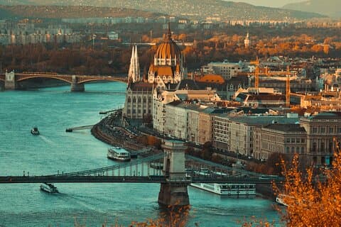 Private transfer from Vienna to Budapest with 2h of sightseeing