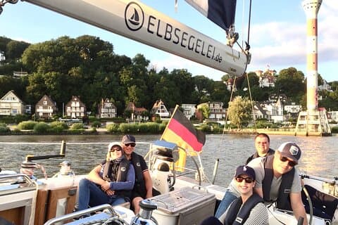 Autentico viaggio in barca a vela "Alle porte di Amburgo" di Wedel