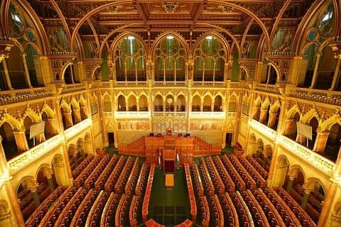 Tour de audioguía al Parlamento de Budapest con crucero por el Danubio