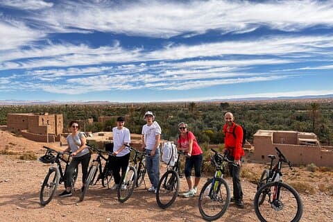 Visita guiada al palmeral de Skoura en bicicleta de montaña