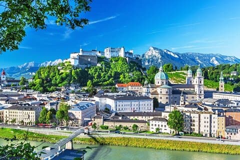 Transfer from Vienna to Salzburg with 2 hours for sightseeing