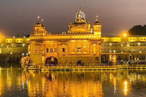 Golden Temple Night Ceremoni og Light Visit Tour med Pick-Drop