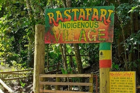 Private Tour durch ein indigenes Rastafari-Dorf ab Montego Bay