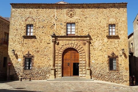 Caceres middeleeuws erfgoed - oude binnenstad, kathedraal en Carvajalpaleis