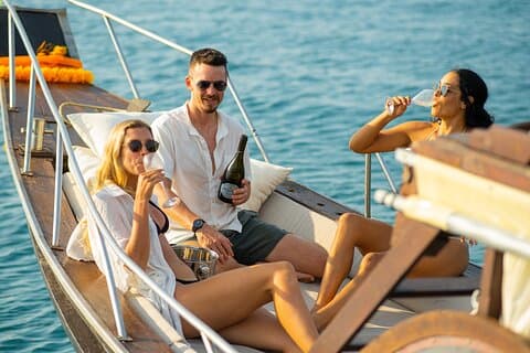 Private Pig Island & Koh Taen Luxury Longtail Tour
