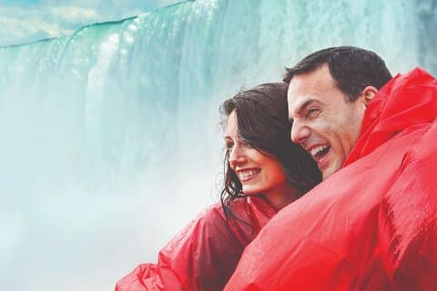 Niagara Falls Canada 3-Hour Tour with Boat and Behind the Falls