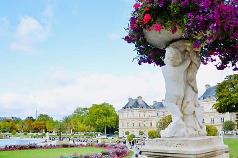 Parigi: tour privato della città in auto con autista e guida