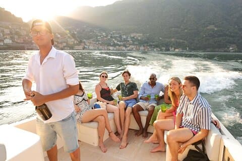 Tour privado de barra libre con barco de lujo en el lago de Como 2H 4H