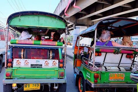 Bangkok Tuk-Tuk, Templos, Mercado de Alimentos – Excursão Privada