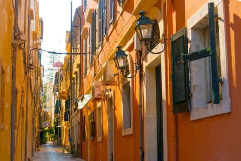 Excursão a pé histórica e cultural privada na cidade de Corfu