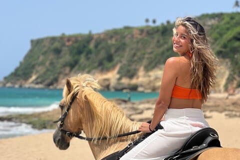 Giro a cavallo sulla spiaggia di Aguadilla, Porto Rico