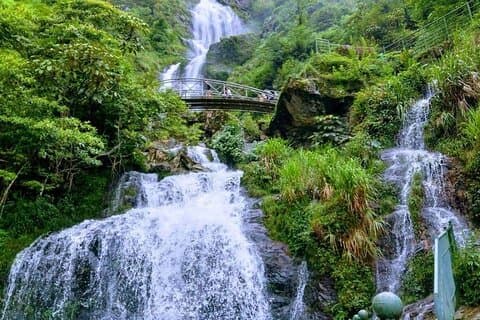 Tour de 6 horas desde Sapa: cascadas, trekking y pueblos tribales