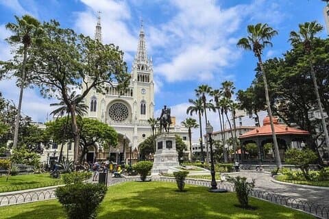 Private Half Day Tour in Guayaquil with a Professional Driver