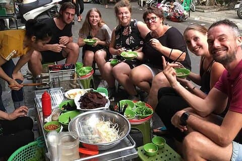 Hoi An Evening Walking Food Tour - Spis som en lokal
