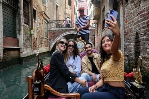 Markusplatsen, Dogepalatset, med Murano och Burano & Gondola Ride