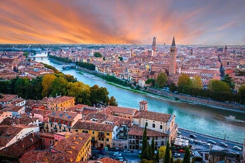 Exploration of Verona + Arena: Walking Tour + Ebook